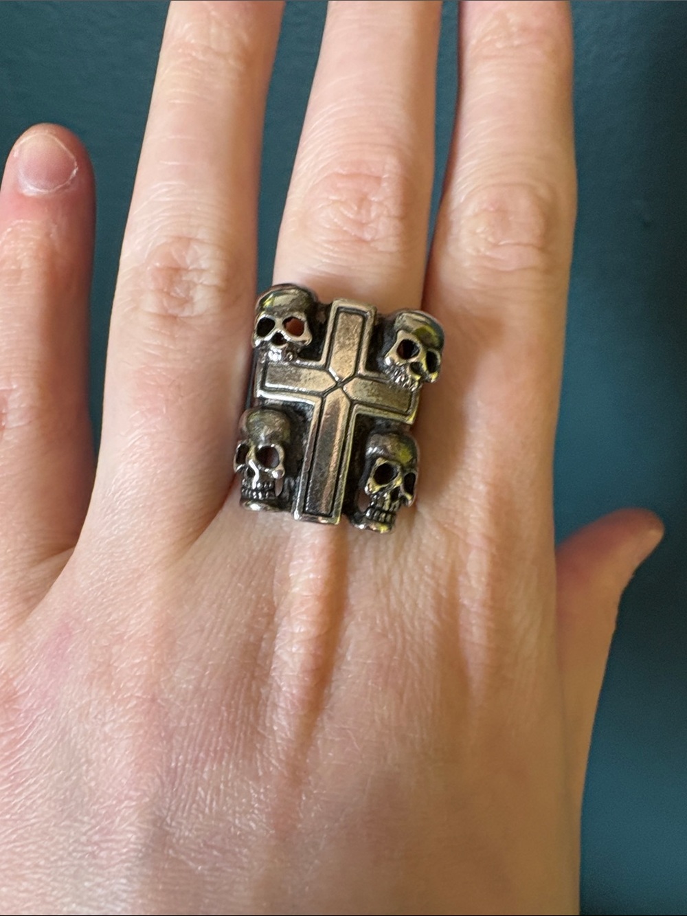 Vintage G&S Silver Skull and Cross Ring